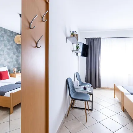 Πανσιόν Luxury Bure 3*